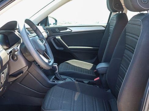 Used 2022 Volkswagen Tiguan S image 17