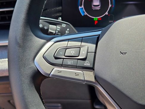 Certified 2025 Volkswagen Tiguan S FWD image 18