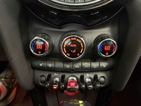 Used 2019 MINI Cooper 4-Door Hardtop FWD image 40