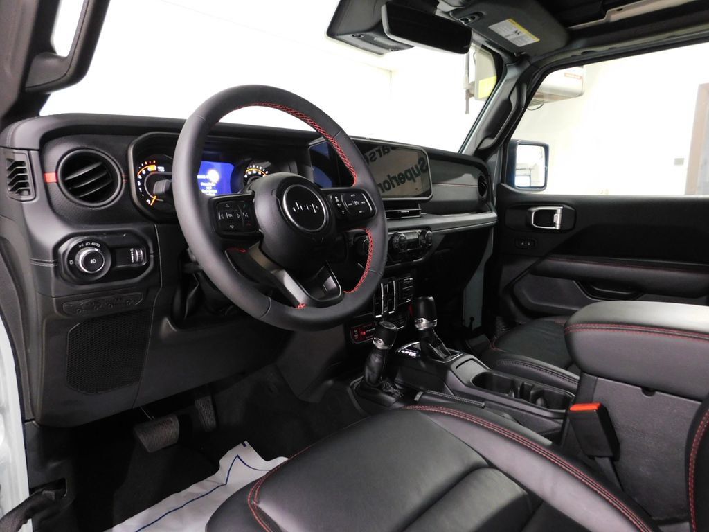 Used 2024 Jeep Wrangler Unlimited Rubicon AWD/4WD image 28