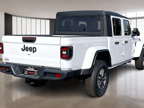 New 2025 Jeep Gladiator Sport AWD/4WD image 16