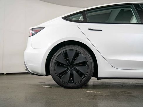 Used 2025 Tesla Model 3 RWD image 10
