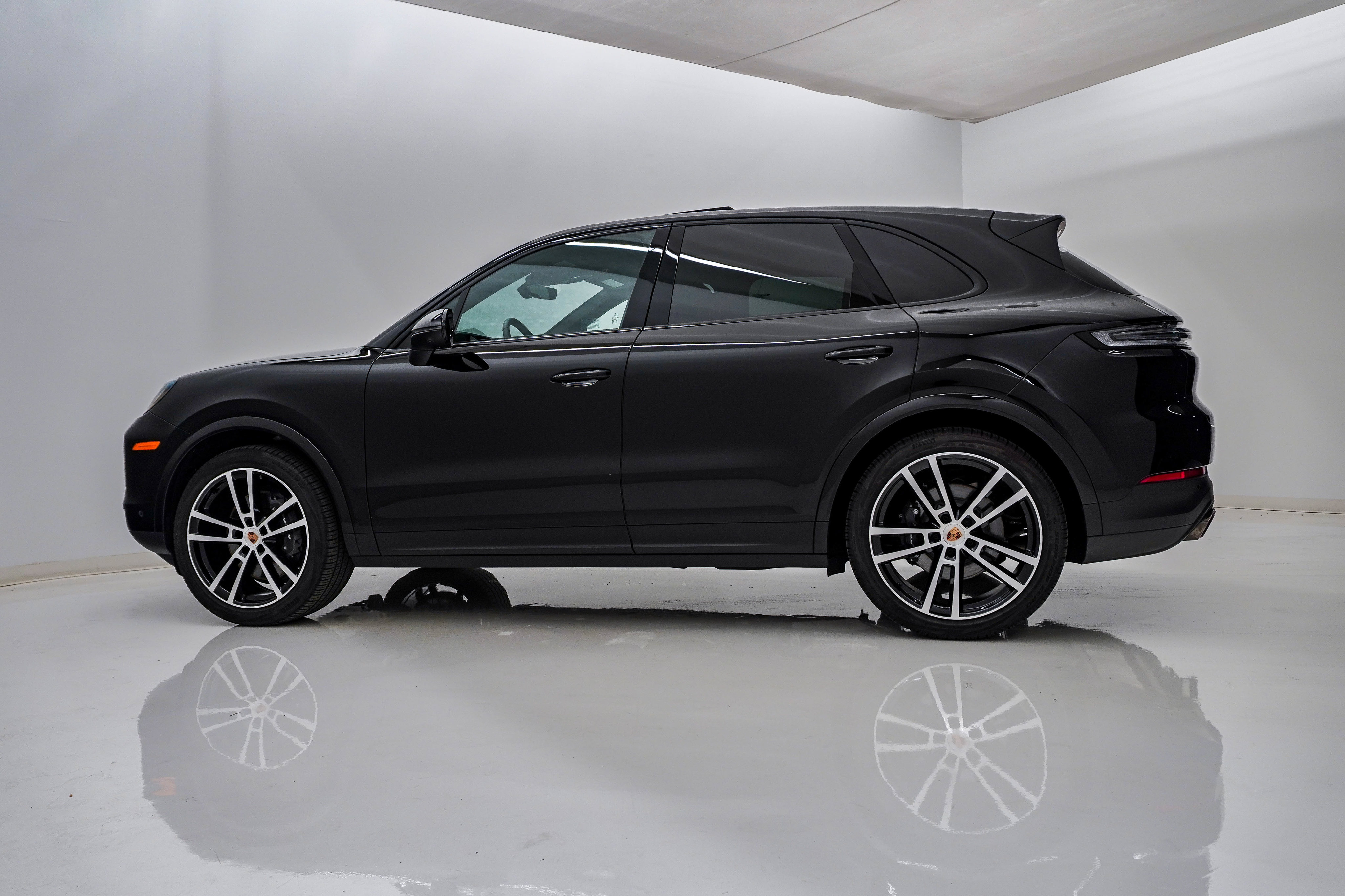 Certified 2026 Porsche Cayenne AWD/4WD image 2