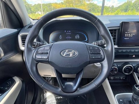 Used 2023 Hyundai Venue Limited w/ Cargo Package FWD image 20