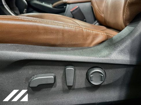 Used 2022 Subaru Ascent Touring AWD/4WD image 21