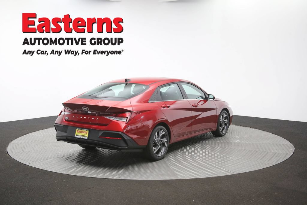 Used 2025 Hyundai Elantra SEL FWD image 43