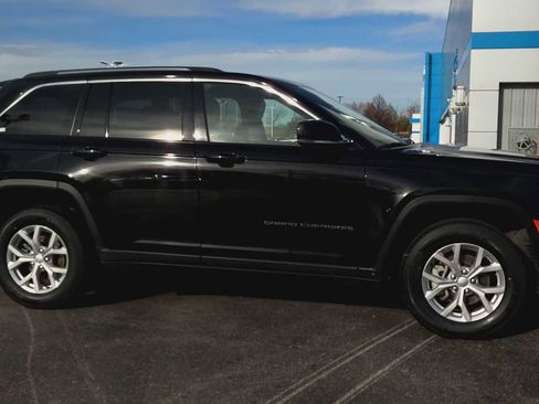 Used 2023 Jeep Grand Cherokee Limited image 10