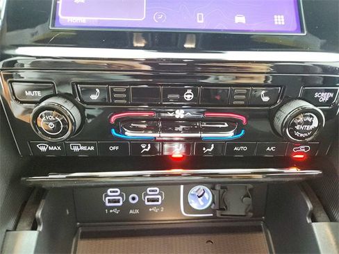 New 2025 Jeep Grand Cherokee L Altitude image 29