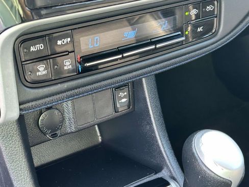 Used 2018 Toyota Corolla SE FWD image 24