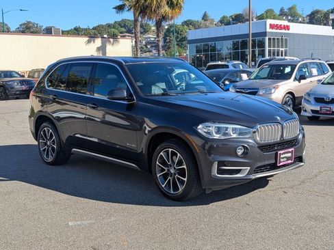 Used 2018 BMW X5 xDrive35i w/ Driving Assistance Package image 3