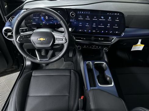 New 2026 Chevrolet Equinox EV LT FWD image 21
