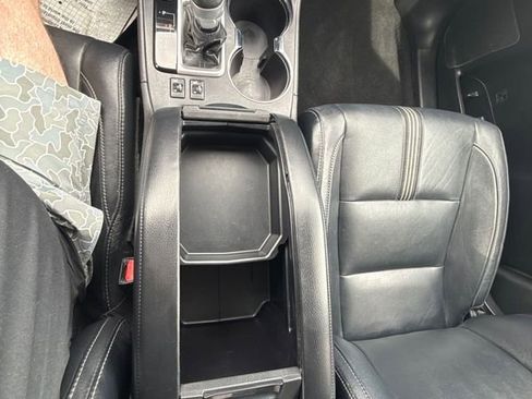 Used 2018 Toyota Highlander SE AWD/4WD image 40