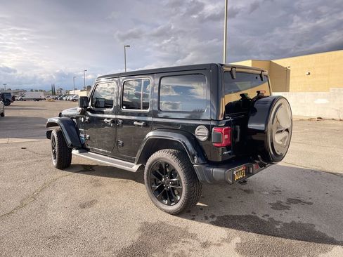 Used 2021 Jeep Wrangler Unlimited Sahara image 5