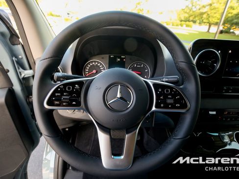 Used 2023 Mercedes-Benz Sprinter 3500 image 12