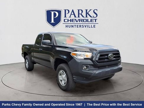 Used 2023 Toyota Tacoma SR AWD/4WD image 1