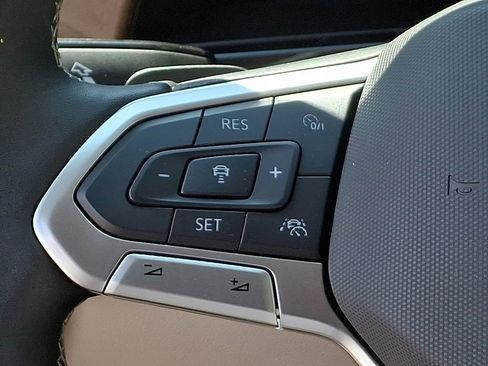 Used 2025 Volkswagen Atlas SE image 20