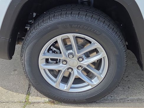 New 2025 Jeep Grand Cherokee L Laredo w/ Luxury Tech Group I image 7