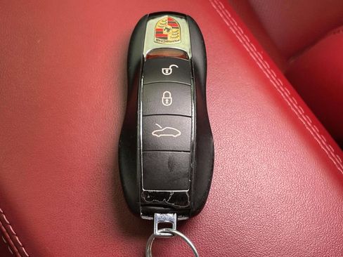 Used 2017 Porsche 911 Turbo image 38