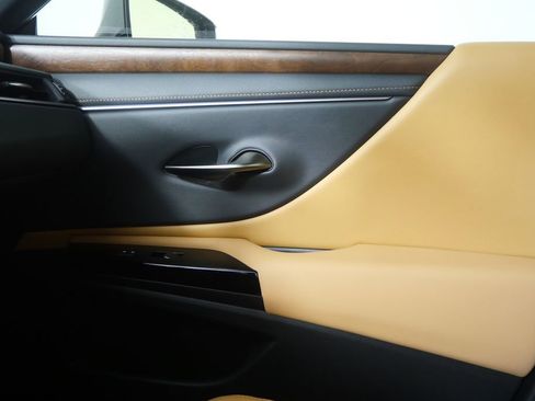 Used 2024 Lexus ES 350 w/ Premium Package image 25