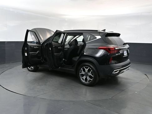 Used 2023 Kia Seltos EX AWD/4WD image 28