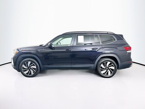 Used 2025 Volkswagen Atlas SE image 4