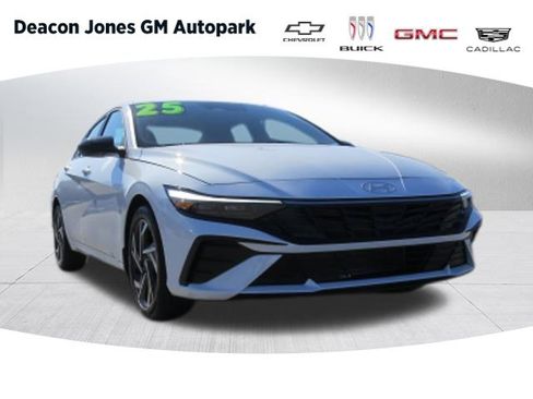 Used 2025 Hyundai Elantra Sport image 1