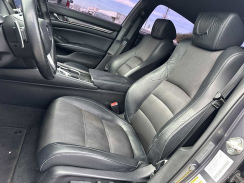 Used 2018 Honda Accord Sport image 11