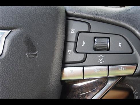 Used 2021 Cadillac Escalade ESV Premium Luxury w/ LPO, Illumination Package image 31