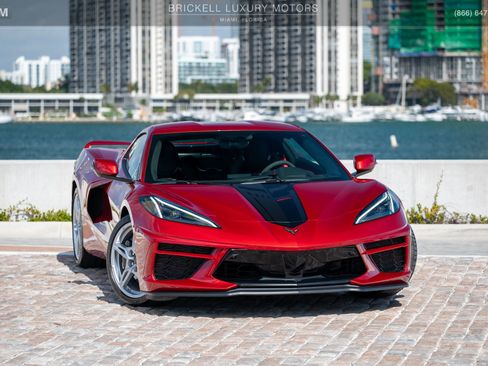 Used 2021 Chevrolet Corvette Stingray Premium Cpe w/ Z51 Performance Package image 2