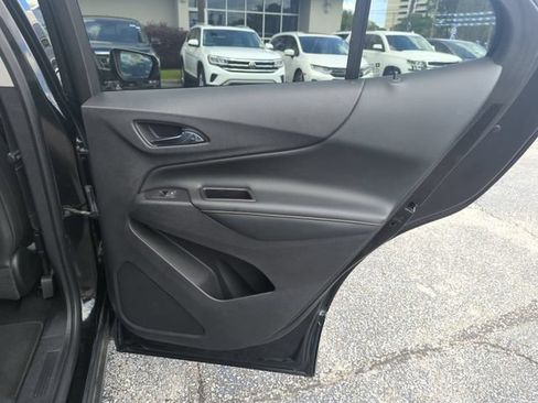Used 2018 Chevrolet Equinox Premier FWD image 30