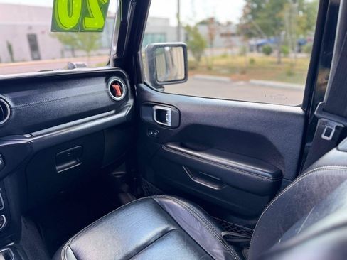 Used 2020 Jeep Gladiator Overland AWD/4WD image 11