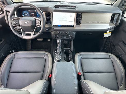 New 2025 Ford Bronco Outer Banks w/ Sasquatch Package image 7
