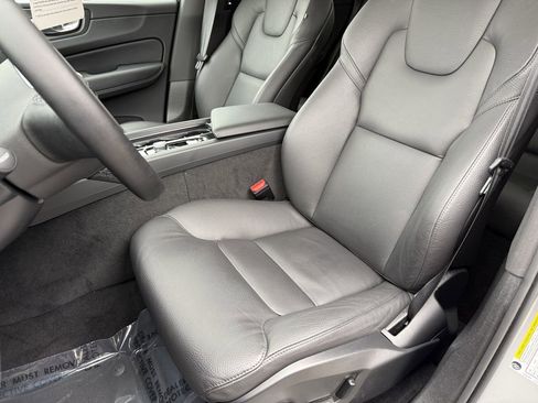 Certified 2025 Volvo XC60 B5 Plus image 35