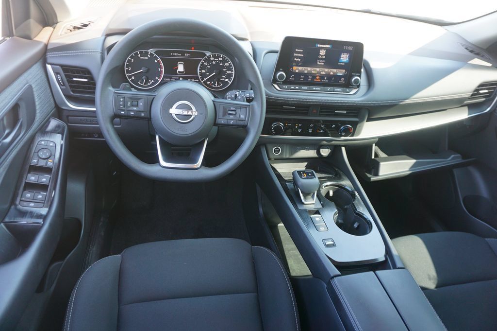 Used 2023 Nissan Rogue S FWD image 6