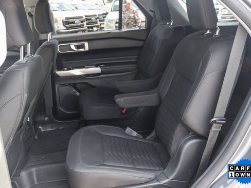 Used 2021 Ford Explorer XLT image 28