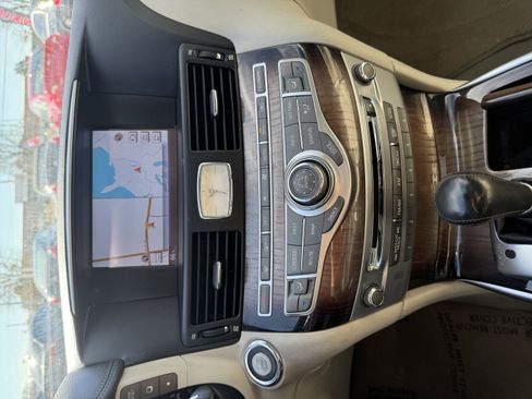 Used 2015 INFINITI Q70 3.7 w/ Deluxe Touring Package image 14