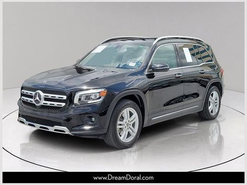 Used 2022 Mercedes-Benz GLB 250 image 1