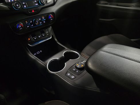 Used 2020 GMC Terrain SLE w/ Driver Convenience Package AWD/4WD image 26