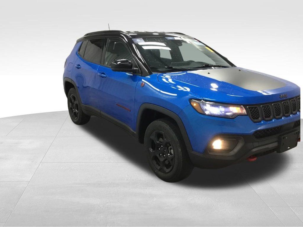 Used 2023 Jeep Compass Trailhawk AWD/4WD image 4