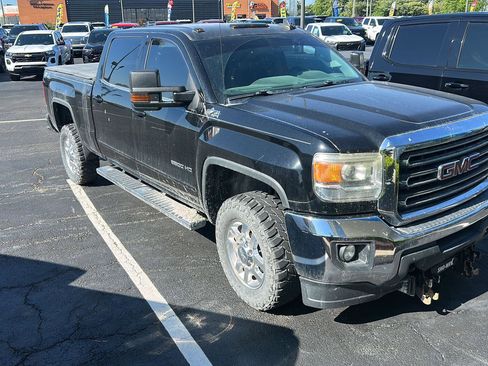 Used 2015 GMC Sierra 2500 SLE w/ SLE Preferred Package AWD/4WD image 2