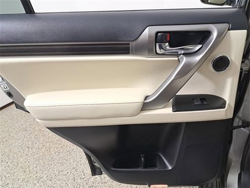 Used 2023 Lexus GX 460 Premium image 14
