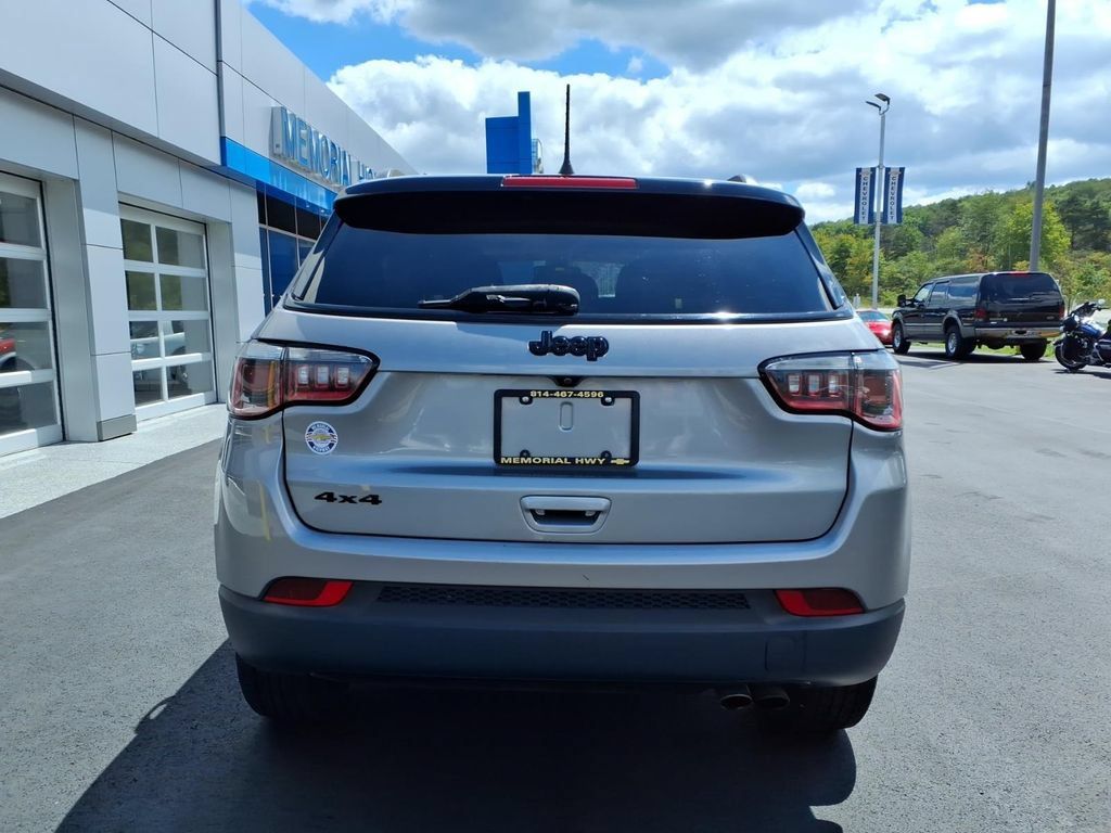 Used 2019 Jeep Compass Latitude AWD/4WD image 6