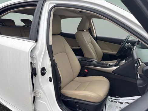 Used 2019 Lexus IS 300 image 41
