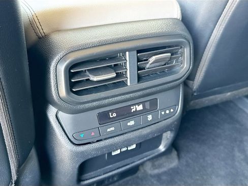 Used 2023 Honda Pilot Touring image 25