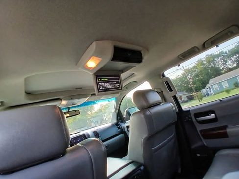 Used 2015 Toyota Sequoia Platinum image 21