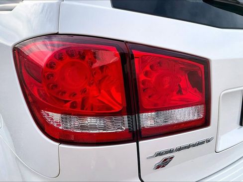 Used 2019 Dodge Journey GT image 42