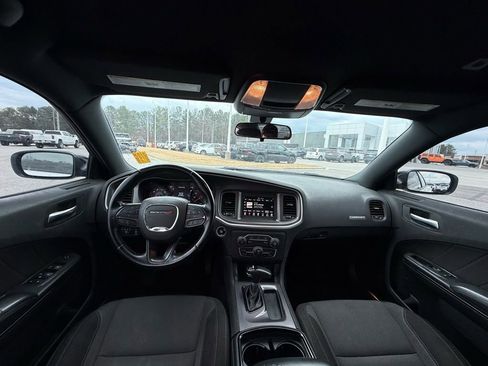 Used 2022 Dodge Charger SXT w/ Blacktop Package image 11