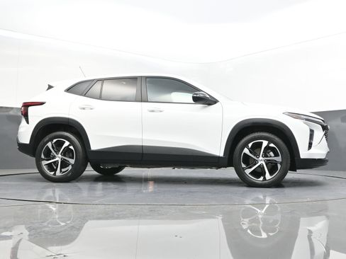 Certified 2024 Chevrolet Trax RS w/ Driver Confidence Package FWD image 38