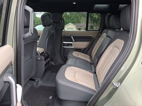Used 2021 Land Rover Defender 110 X-Dynamic HSE AWD/4WD image 10