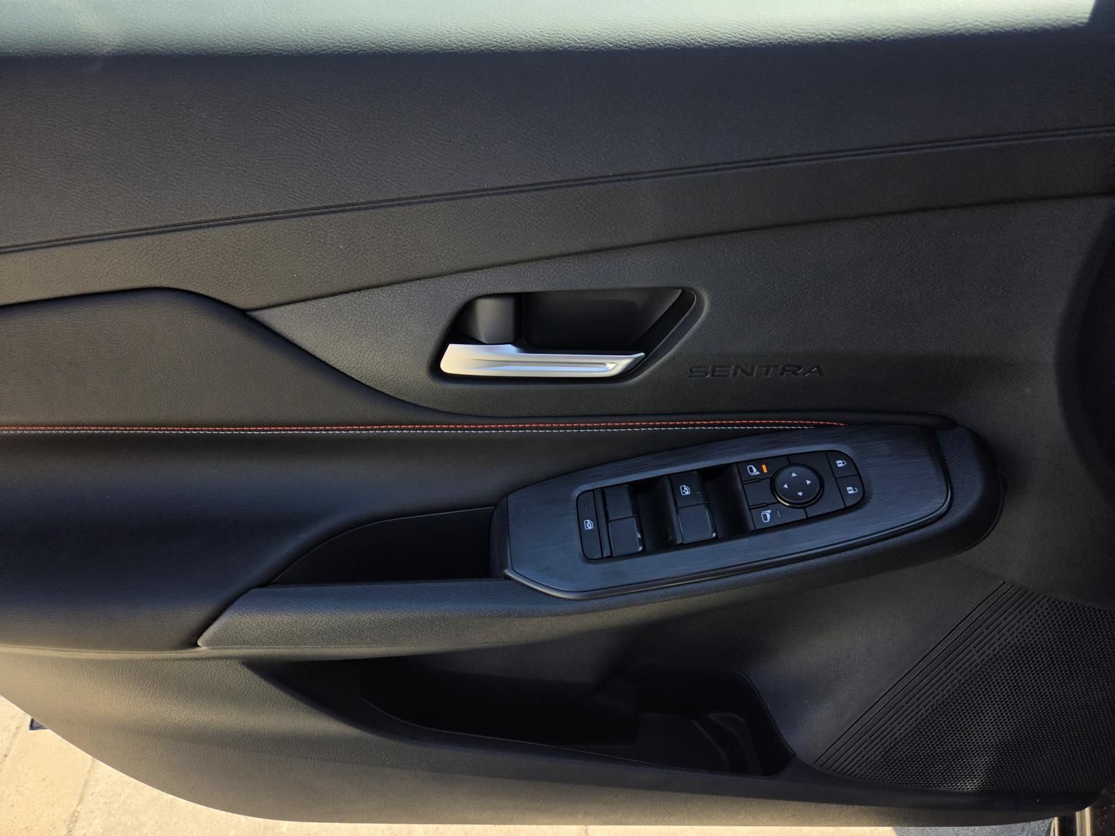 New 2027 Nissan Sentra SR w/ Floor Mat Package FWD image 15